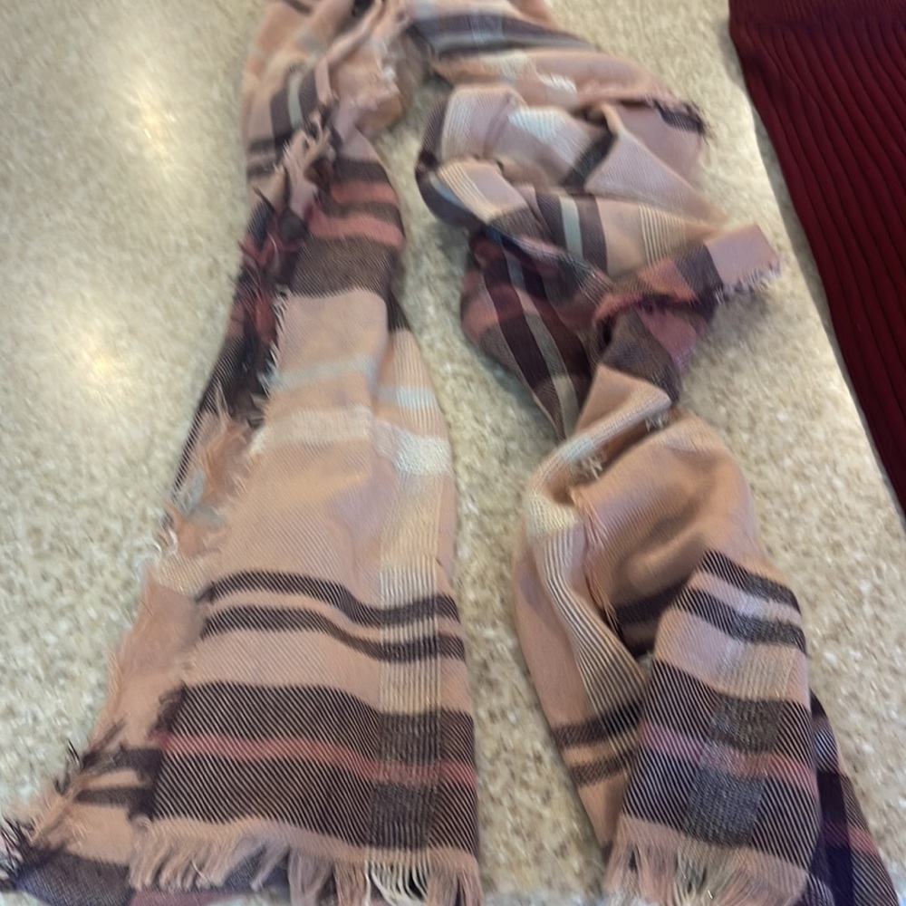 Scarf - Picture 3 of 4